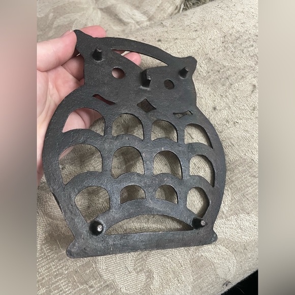 🐮Cast metal plate/dish rest/trivet🐮 - Picture 2 of 2